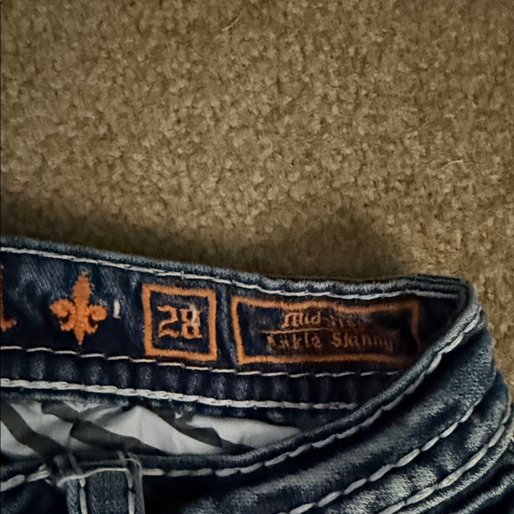 Rock Revival Women's Blue Skinny Jeans with Embellished Pockets - Picture 3 of 7